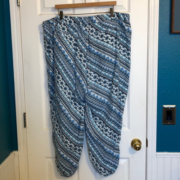 Size 18/20 Lane Bryant linen blend pants - Picture 2 of 3